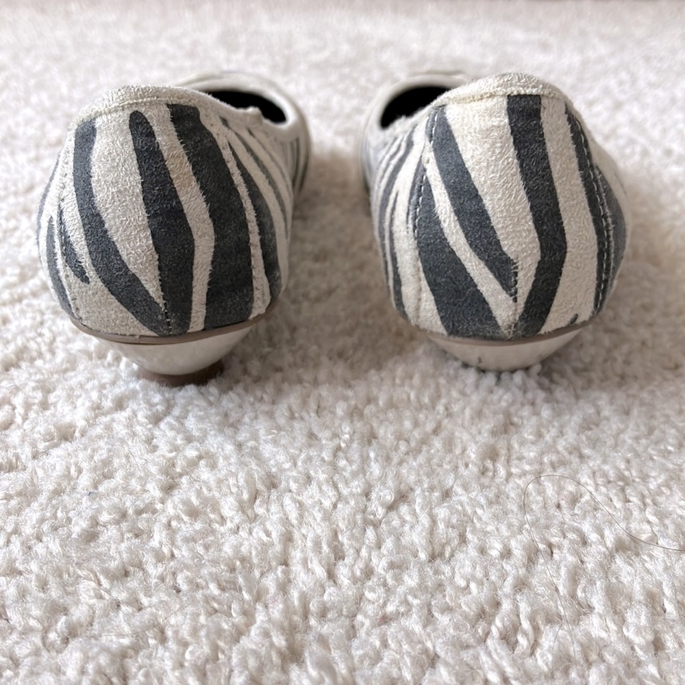 725 Originals | Striped Flats - Picture 4 of 9